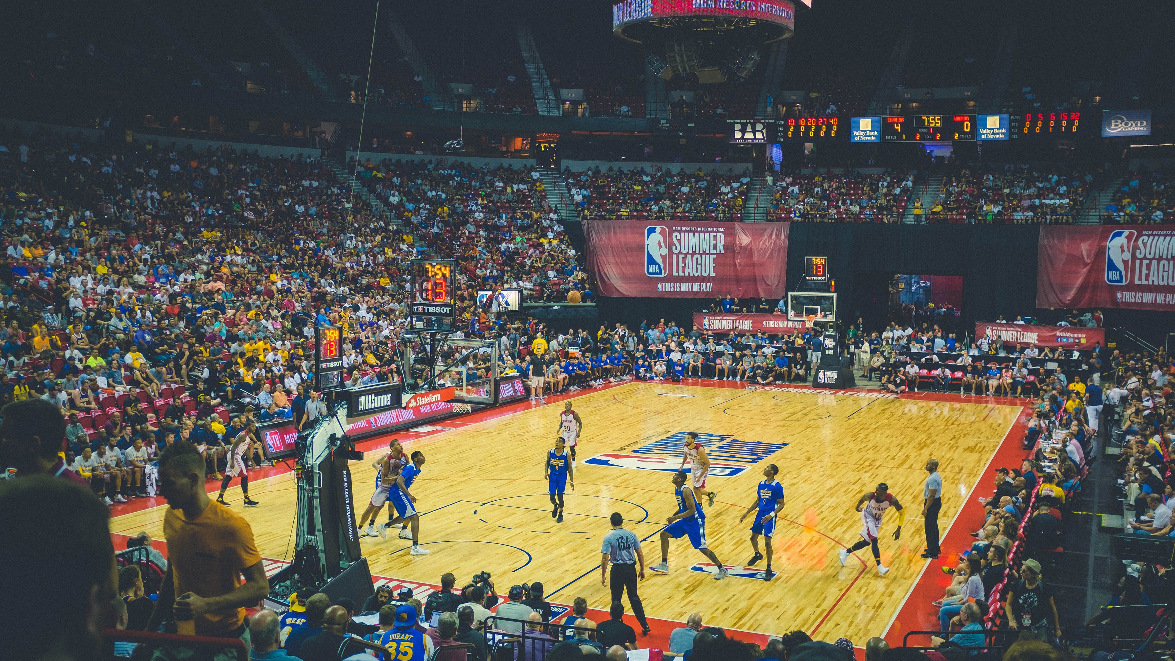 爱游戏ayx-NBA球队战术创新实践案例，nbaq战术推荐