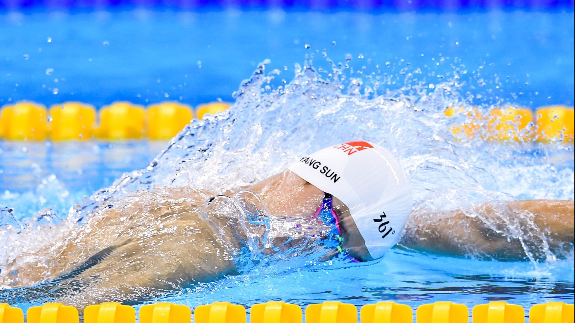 职业滑板巡回赛深圳站燃爆全场人气火热,滑板 决赛